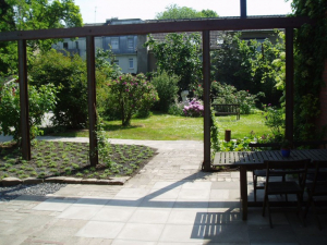 Pergola aus Stahl – Bauersfeld Galabau